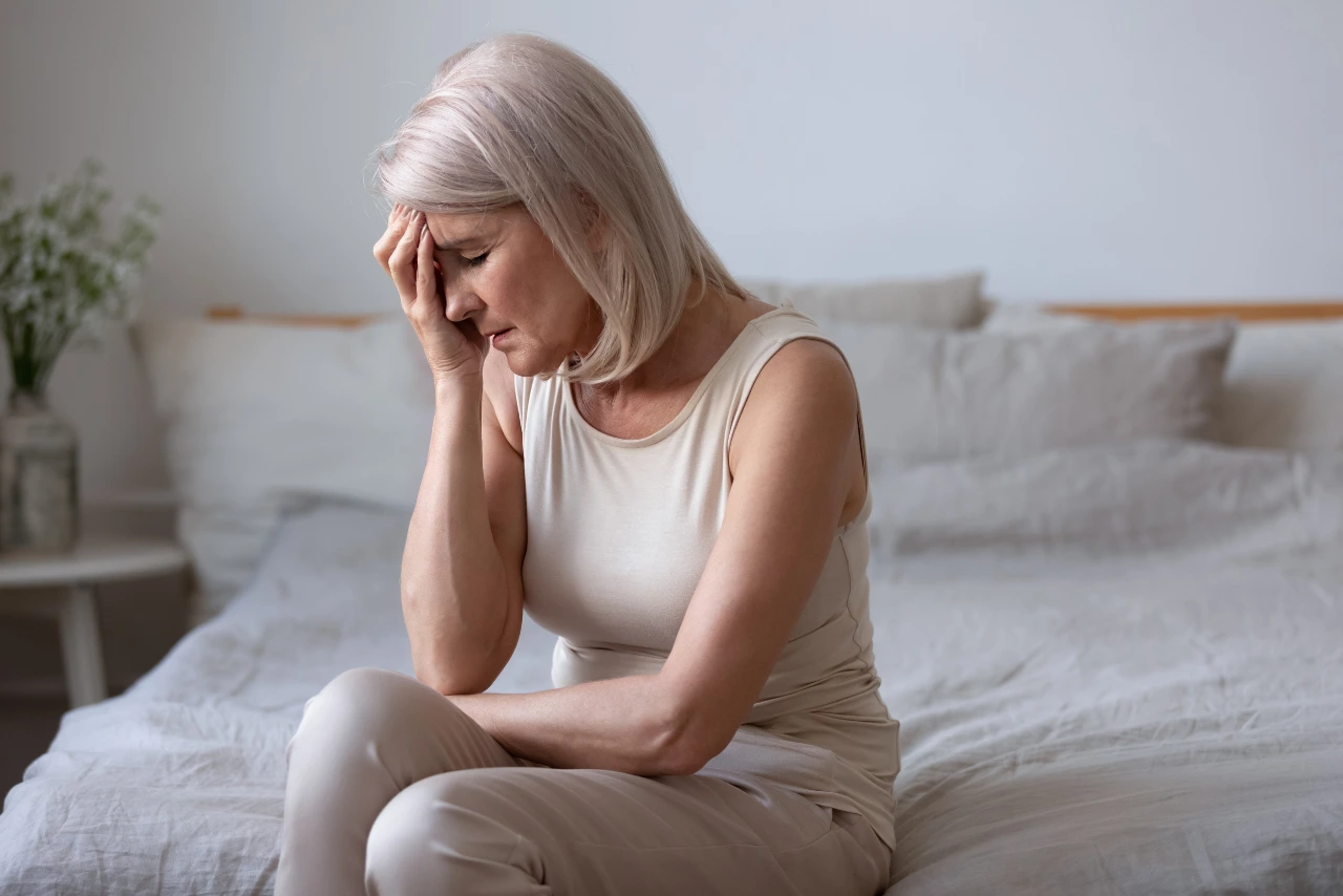 Menopauza – objawy, etapy i sposoby łagodzenia